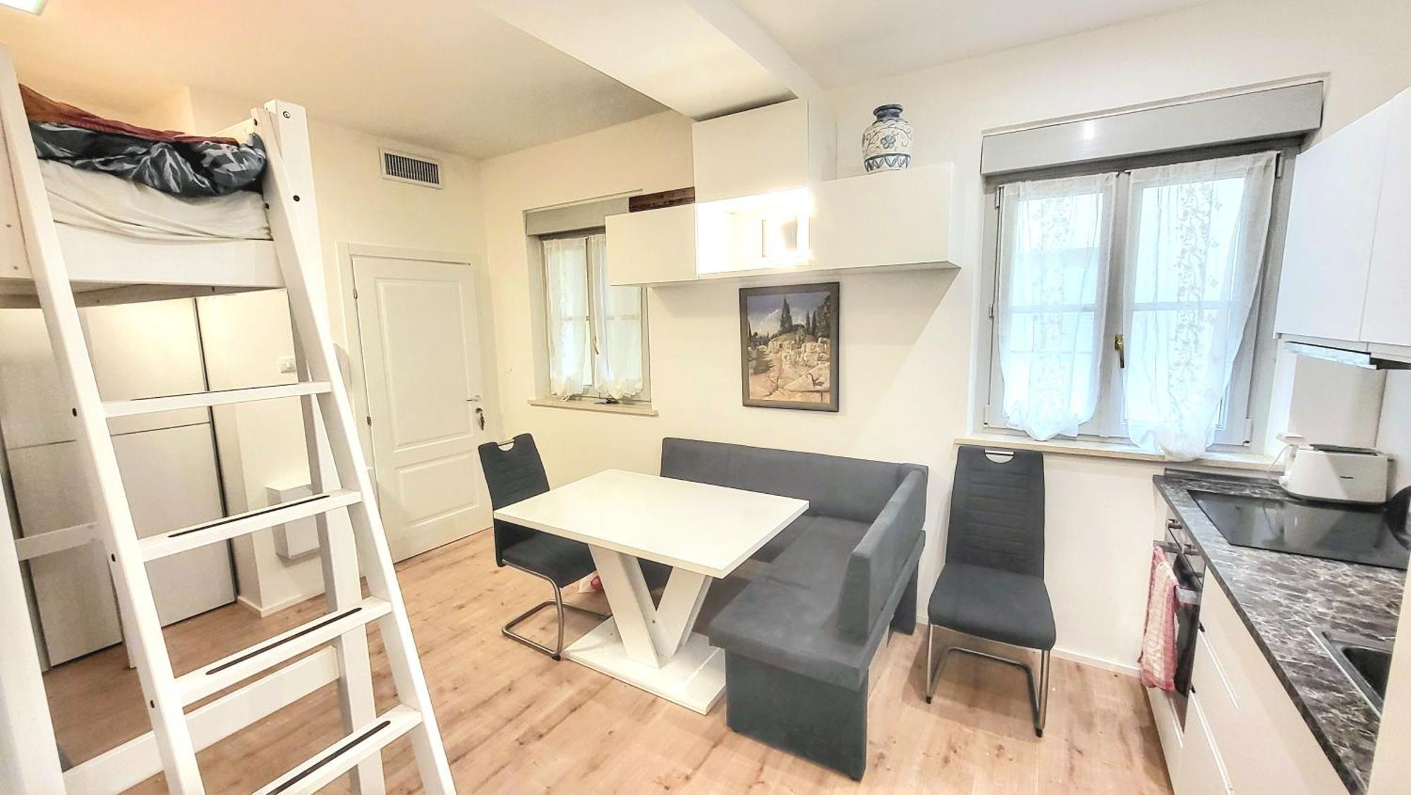 Dolomiti 1 Room Apartment Center Wi-Fi Ac Bolzano Bagian luar foto